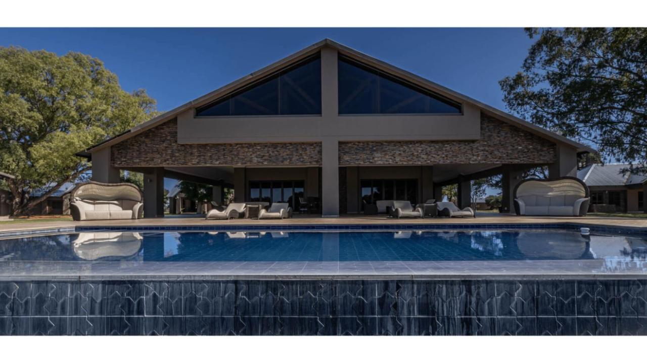 Sandune Game Lodge Gobabis Eksteriør bilde