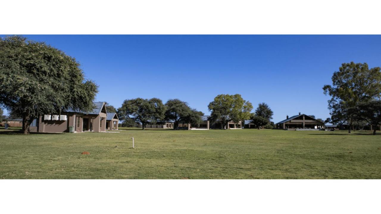 Sandune Game Lodge Gobabis Eksteriør bilde