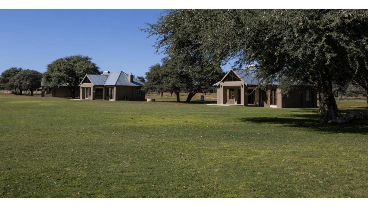Sandune Game Lodge Gobabis Eksteriør bilde